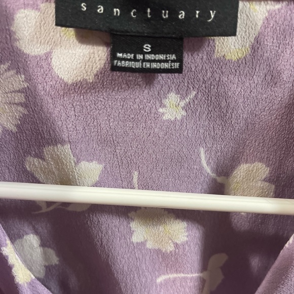 This is a beautiful purple blouse by Sanctuary & is  perfect for the Spring. - Picture 2 of 5